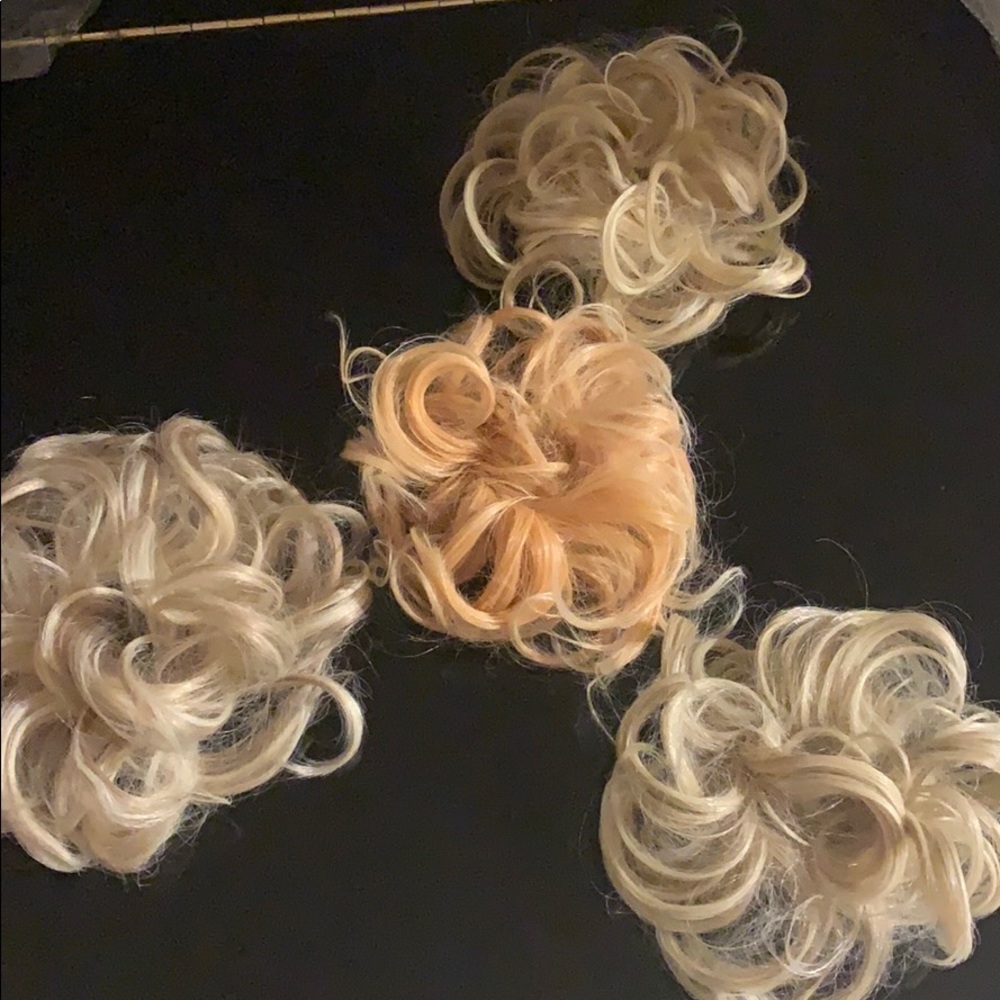 4 Brand new hair extensions, ponytail. Blonds